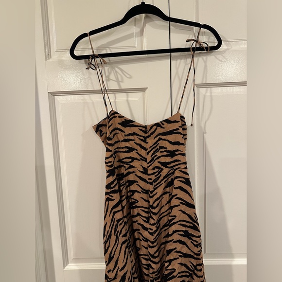 Reformation slip dress / Sz 4 - Picture 4 of 5